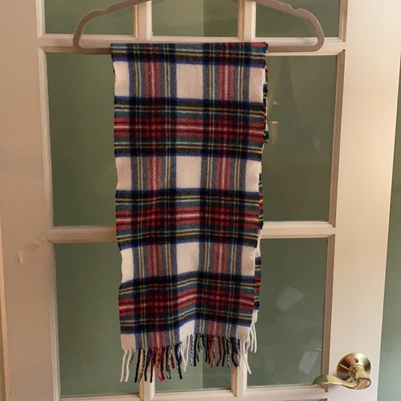 L.L. Bean Accessories - 🍀🧣L.L. Bean 100% Lambswool Fringed Scarf, Woven in Ireland